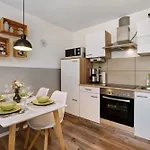 - Arzgebirg * Grunhainichen