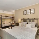 - Arzgebirg Апартаменты *