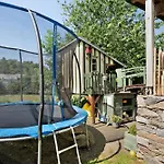- Arzgebirg Апартаменты Grunhainichen