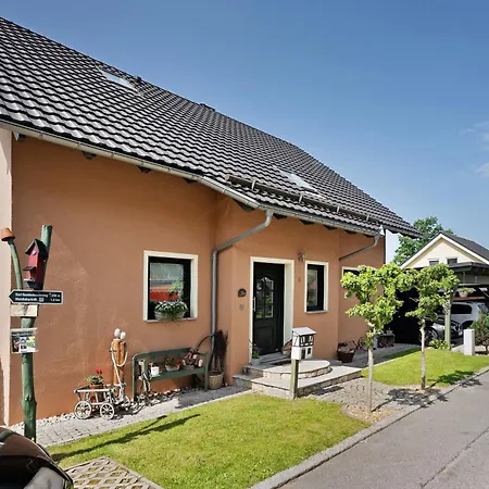 - Arzgebirg Grunhainichen